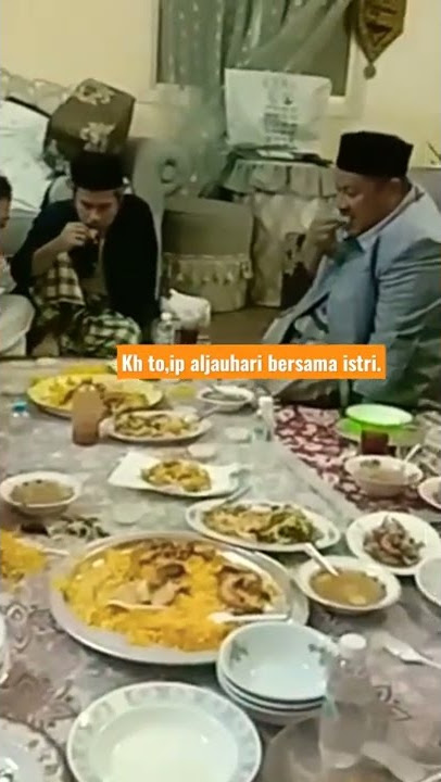 menantu Abuya Munfasir Ciomas..kh To,if Aljauhari.bersama Jemaah Haji di Mekah