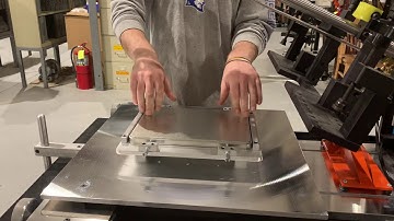 Screen Printing Container Lids with the Model F1