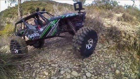 Trail and crawling Axial Wraith rc scale 1/10