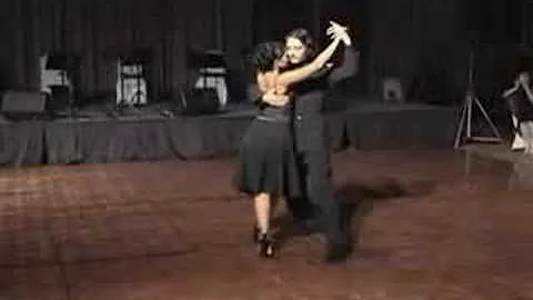 TANGO ARGENTINO - Javier y Geraldine bailan poema