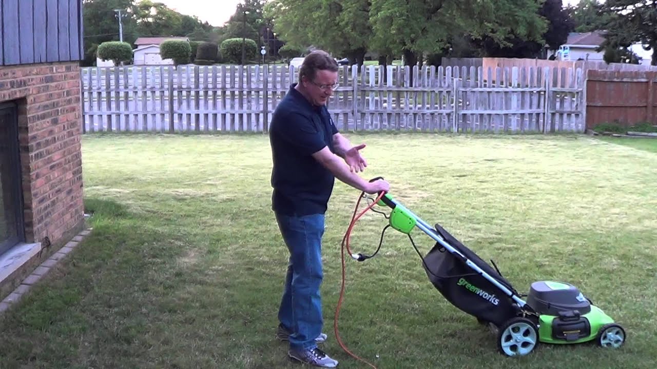 How to Use an Electric Lawn Mower - Electric Corded Lawn Mower