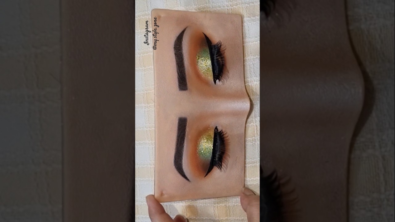 ☝️Green glitter eyeshadow look 