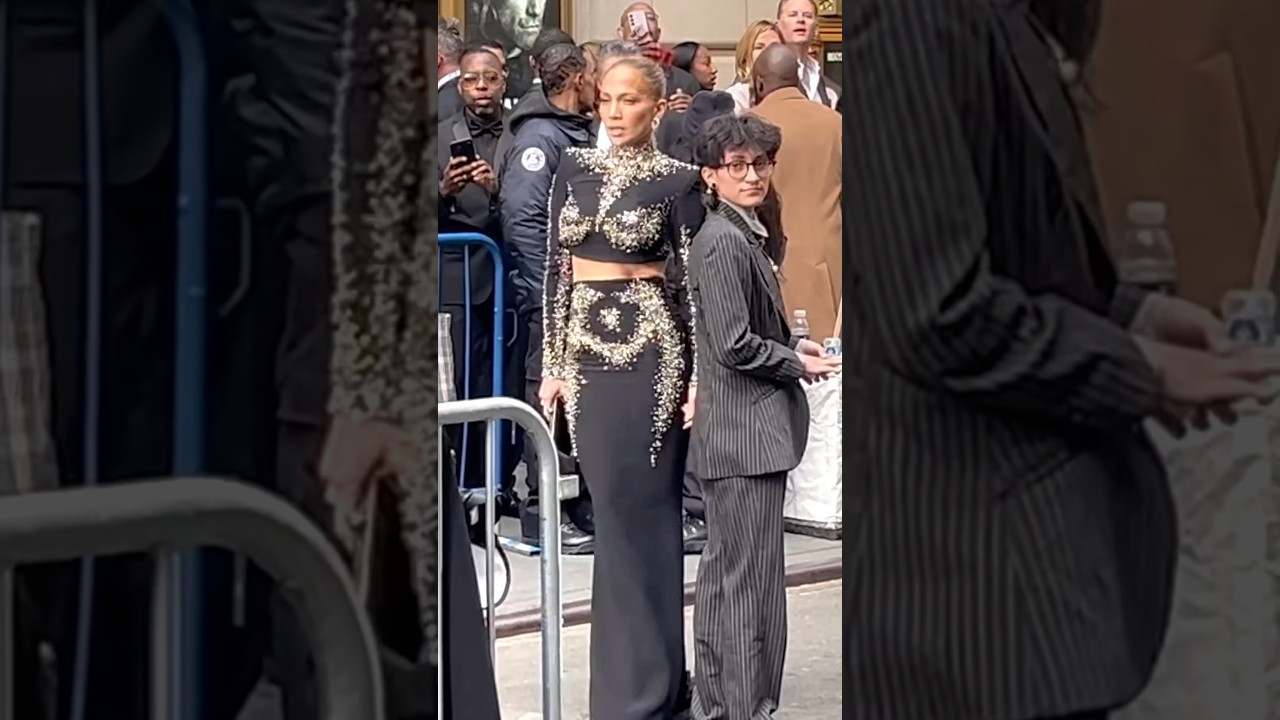 Jennifer Lopez & Emme Look Amazing 