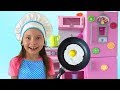 Alice juegan con cocina de juguetes con amigos | Compilación historias para niños