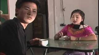 Miniatura del video "Tub Yaj - Ua Neej Raws Txoj Hmoo - Sees His Ex Wife"