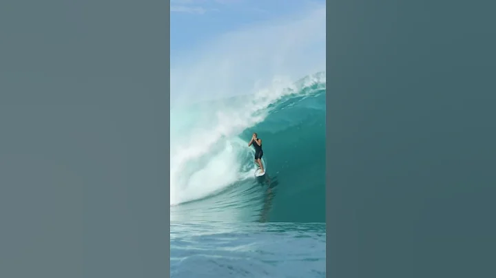 Eimeo Scoring a MASSIVE Wave at Teahupoo