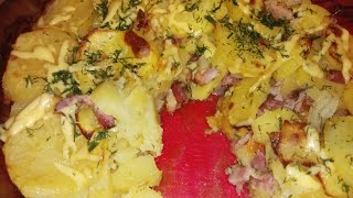 Картофель с Беконом запечённый в духовке на молоке .Очень вкусно и просто.