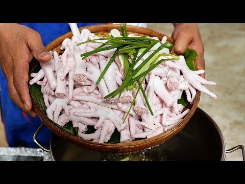 Thai Food - CRISPY FRIED CHICKEN FEET Aoywaan Bangkok Thailand