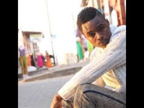 olugambo.-eyayimba-omusheshe-ray-g-baweze-music-we-e'-mbarara.