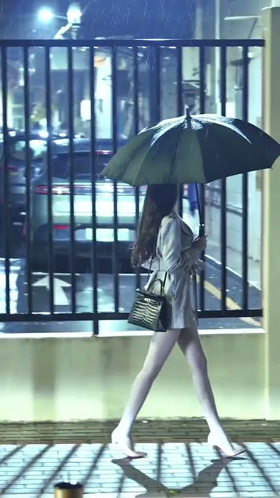Can someone hold an umbrella for me? #remix #dj mona