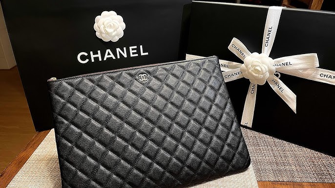 What's In My Bag + First Impressions - Chanel VIP Gift O Case