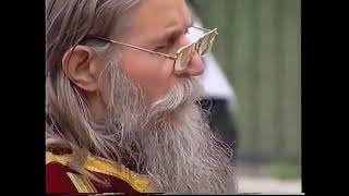 Старообрядческий митрополит Московский и всея Руси Алимпий (Гусев) (+2003) совершает богослужение.