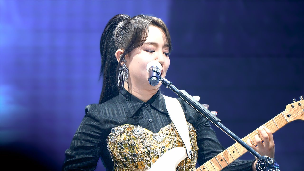 (4K 60P HDR) 240204 윤하 YOUNHA - 어린 욕심 직캠 (20주년 기념 콘서트 ‘스물’)