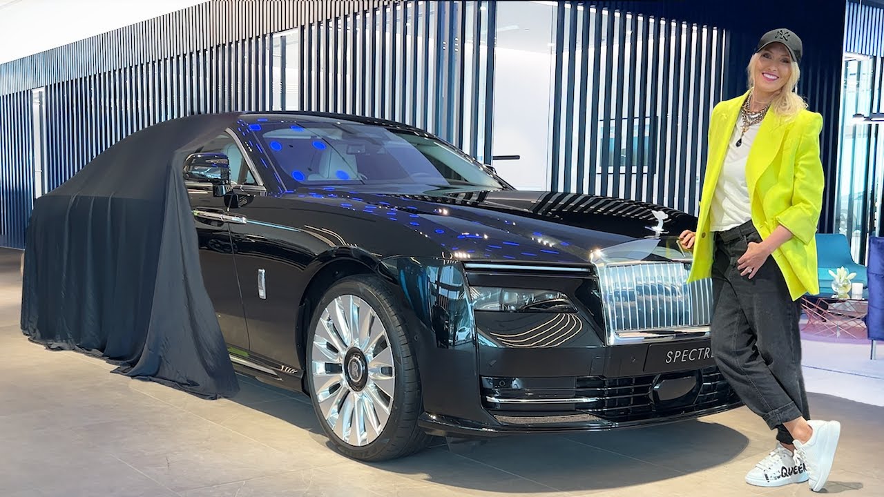 Custom Rolls-Royce Spectre Collection and Delivery - Personalized Luxury at its Finest