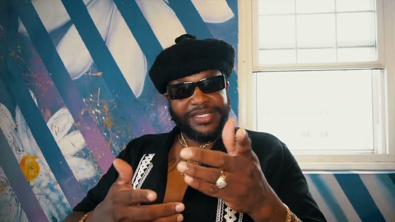 Watch Mike D Man - Apple Of My Eye feat. Derek G [Official Video] on YouTube