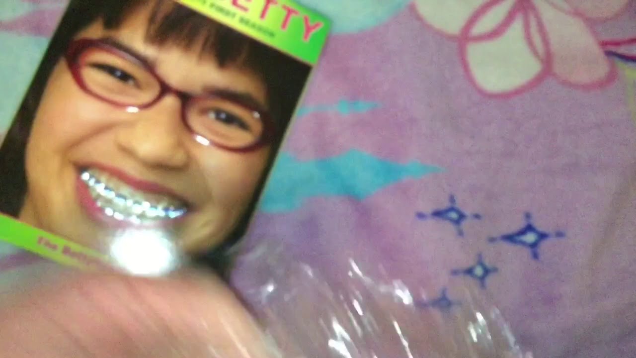 Ugly Betty Season 1 DVD Unboxing