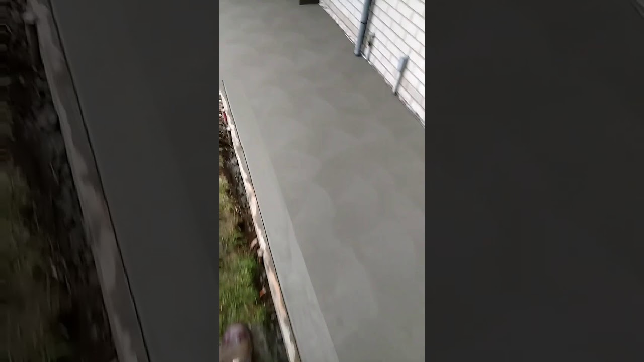 Swirl finish with 6" smooth Cincinnati border