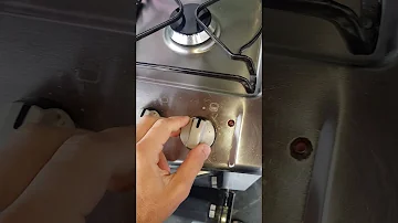 Como usar a função grill do fogão?