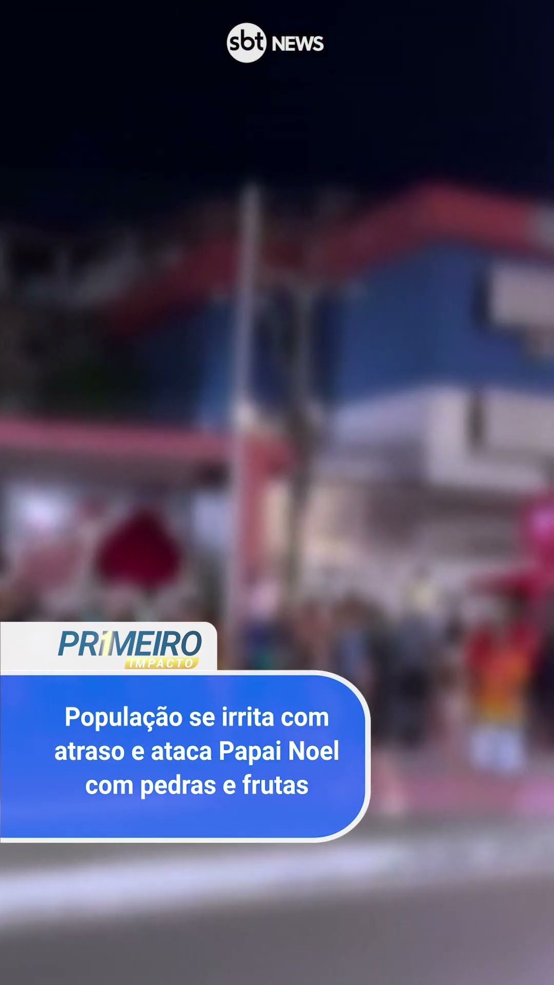 População se irrita com atraso e ataca Papai Noel com pedras e frutas