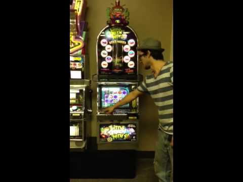 Little Green Man Slots Machine