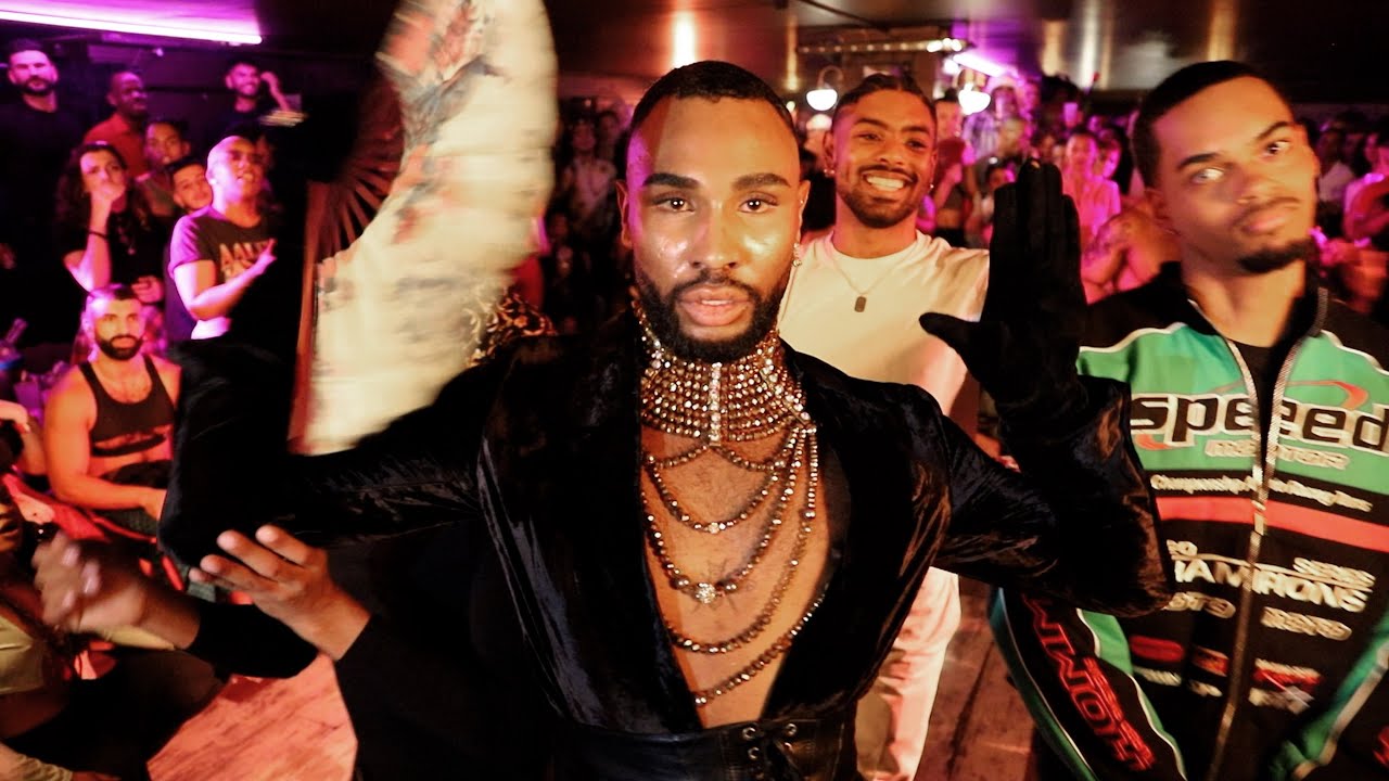 HOTTEST CATFIGHT BUTCH QUEEN FACE in VOGUE Knights PARIS ! - YouTube