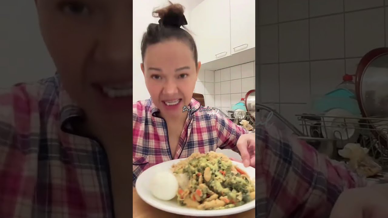 Bunda Corla Mukbang Gulai Pare Mie Goreng Dan Telur Rebus ❗Lauk Peyek