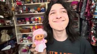 Racist Knick-Knacks at the Mini Mall | vlog #5