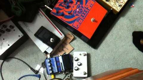 Snazzy FX Wow & Flutter Bass + Oscillator Demo