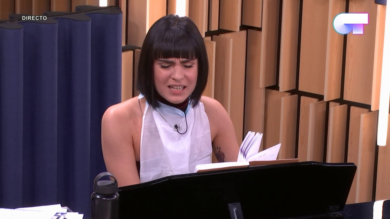 NATALIA le enseña una de sus CANCIONES a MIKI I OT 2018