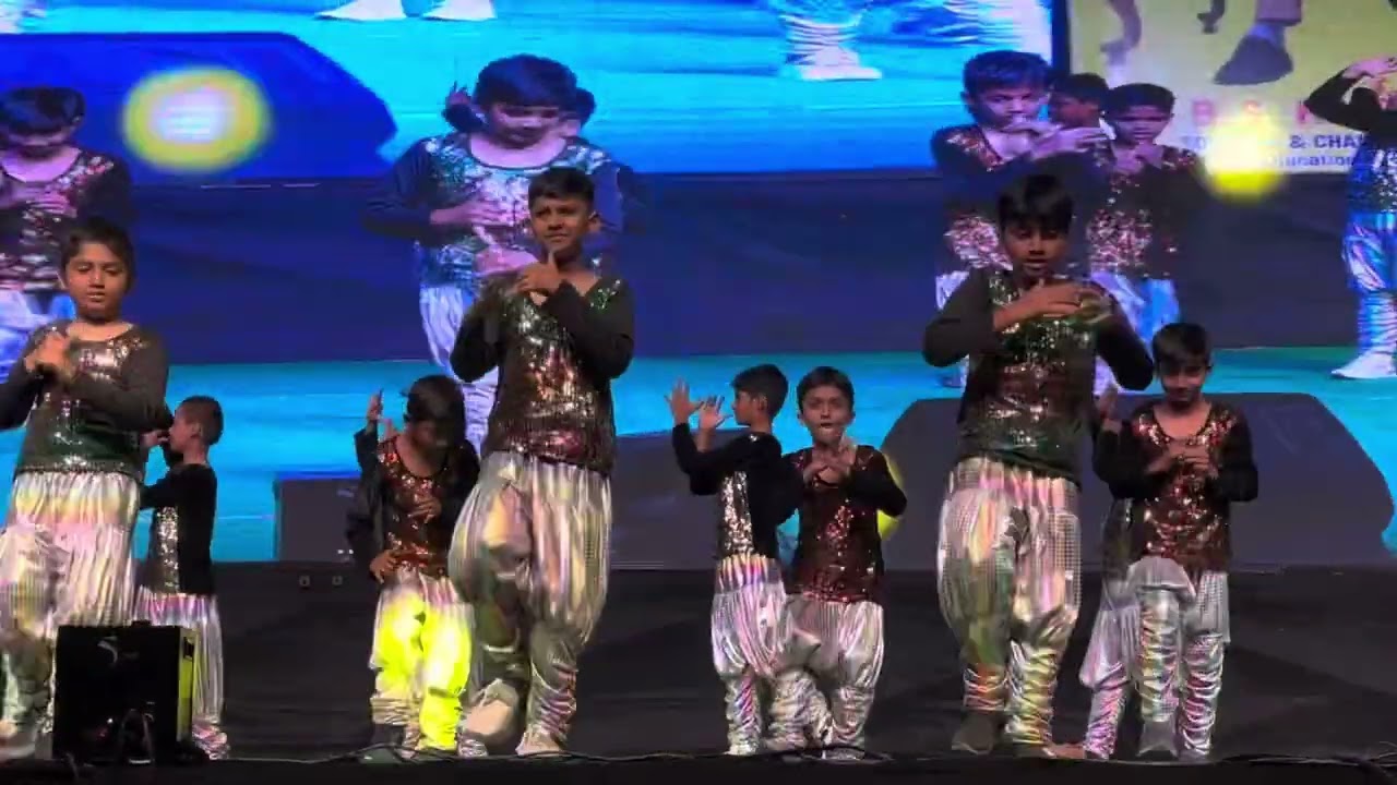 Sri Chaitanya techno school Raichur 4th std dance