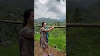 Nuju Ngalamun Hela Bari Ningal Sawah Sareng Gunung rismanirmalasari suasanapedesaan nature