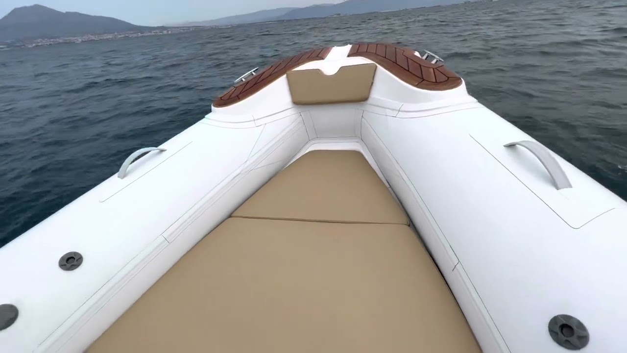 Lux Rib 25 il Gommone di Aqvaboats www.aqvaboats.com