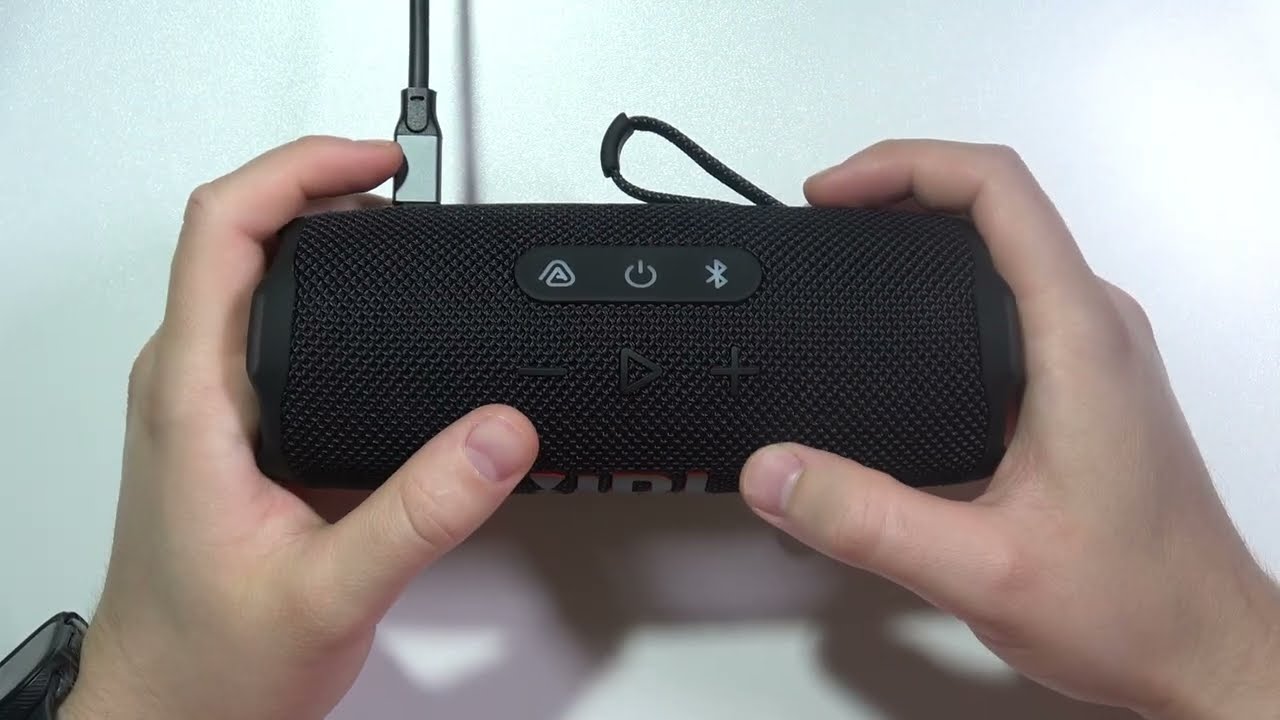 How to Fix JBL Flip 7 Won't Turn On? - YouTube