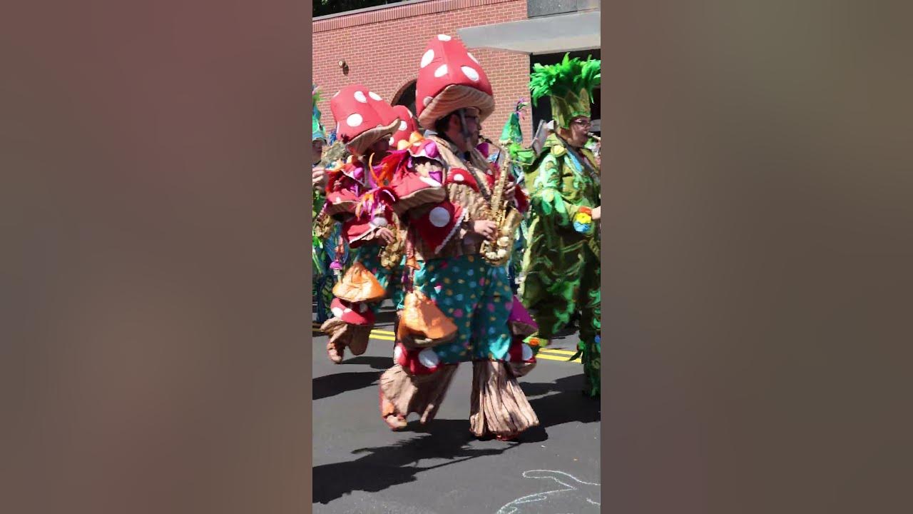 Quaker City String Band #parade #mummers #band Quaker City String Band #parade #mummers #band