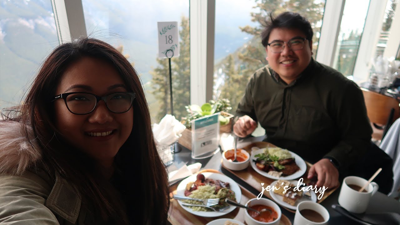 ⁣Lunch at Northern Lights Cafe - Banff Gondola #TravelAlberta | PRECOVID