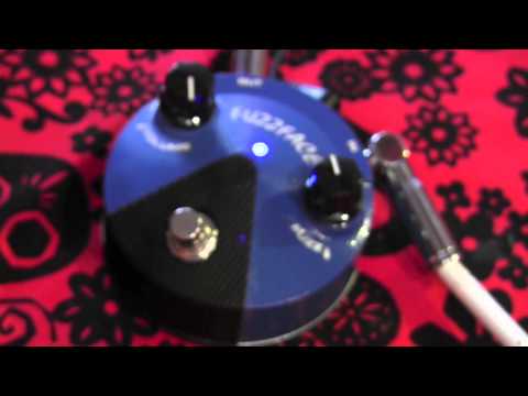 ギター JIM DUNLOP FFM1 Fuzz Face Mini Silicon Amazon.com: Dunlop FFM1 SILICON FUZZ FACE MINI Pedal w/ 9V