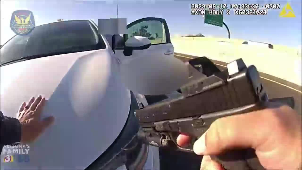 Body-cam video shows officer shooting at suspect on Phoenix freeway