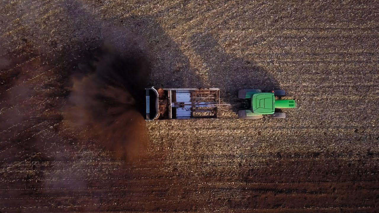 Trágyaszórás JohnDeere & Fliegl GIGANT ASW