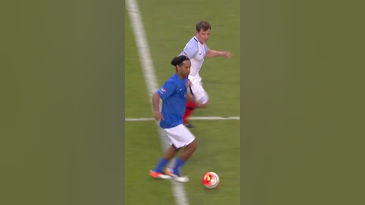 Ronaldinho magic at Soccer Aid