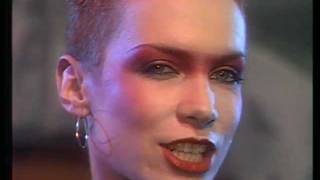 Eurythmics - Love Is A Stranger (WWF Club 1983)