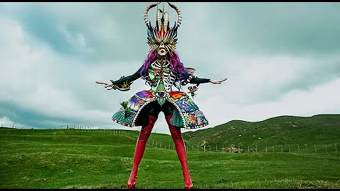 B. Akerlund and World of WearableArt behind the sc...