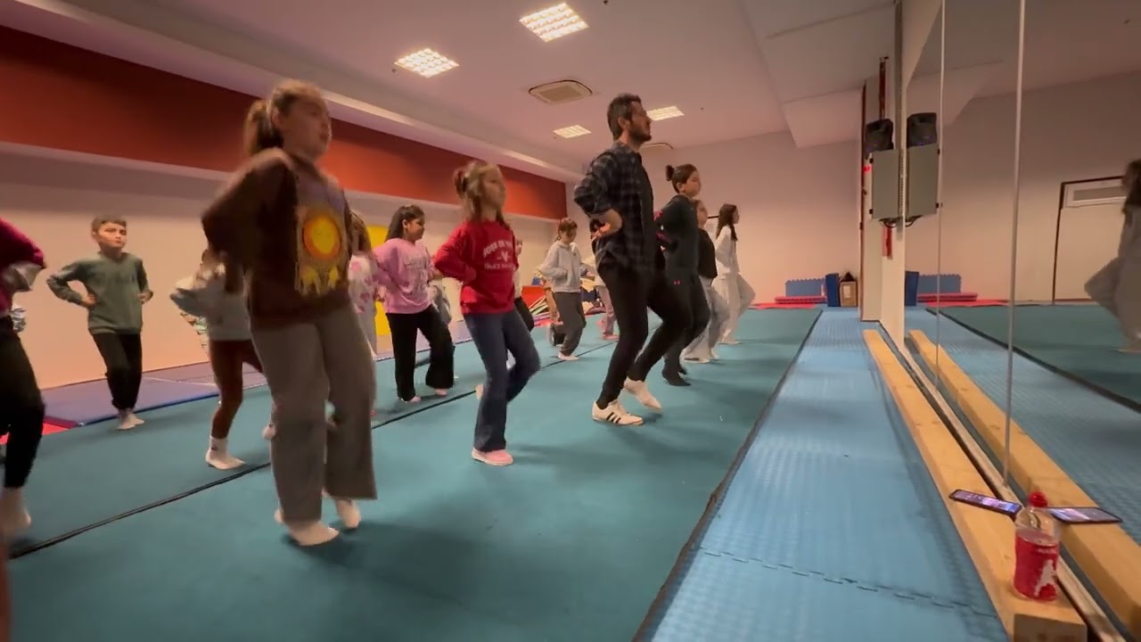 23 Nisan mezuniyet halay gösteri toycular temuraga 