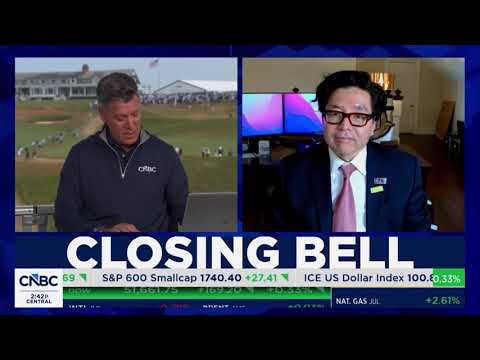 Tom Lee Sees a Market Shift Coming Later This Year