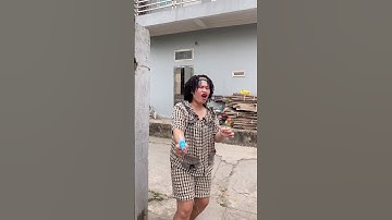 cậu bé đáng thương may mắn gặp được người anh tốt bụng 12 #shorts