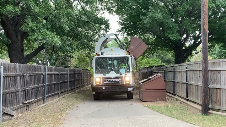 Mack MRU Commercial Side Loader Garbage Truck KANN