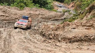 Ford Ranger VS Mitsubishi Triton on Hill climb | Slippery climb on 4x4 Muddy trails