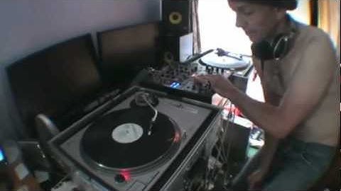 iCrates DJ Tutorial with Ellaskins of djtutor.com | Mixing Trance