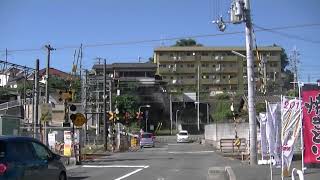 00201　ＪＲ西日本旅客鉄道・南海電気鉄道橋本駅の近くの西側の踏切　ＪＲ西日本和歌山線の踏切