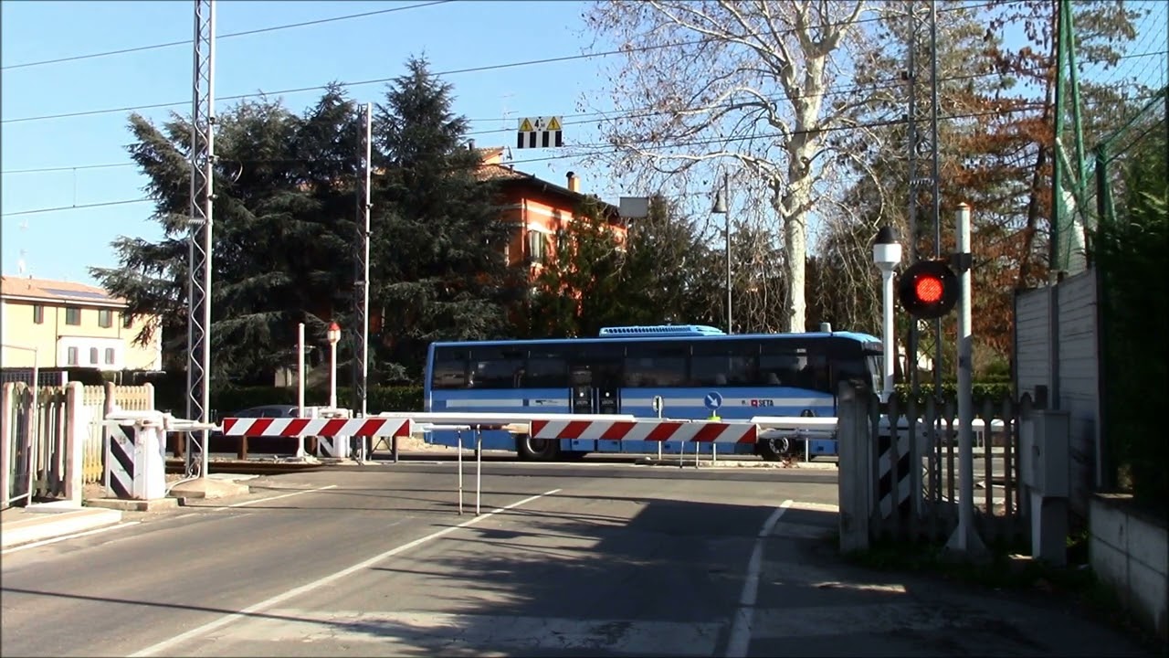Formigine (I) Passaggio a Livello // Level crossing //