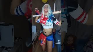 A Arlequina Dançando